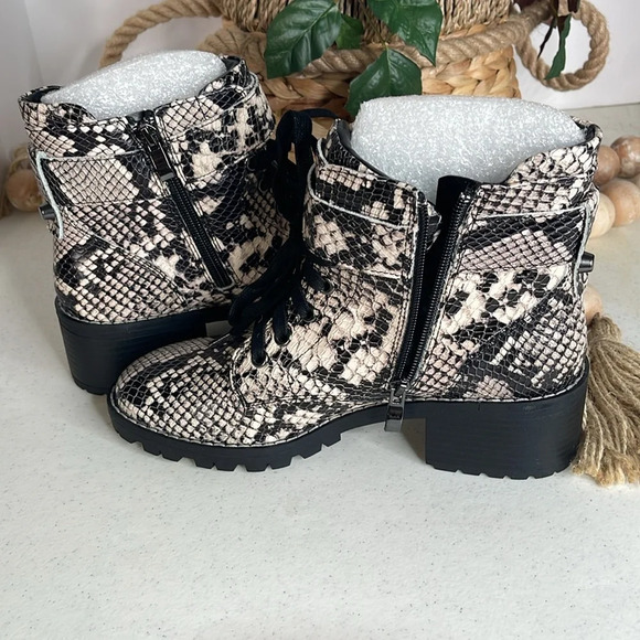 BCBGeneration Nubi Lug Sole Combat Bootie 7.5/38 Snake print - Picture 10 of 12